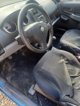 Rozpredám Suzuki Ignis 1.3 66kw 2004 - 3