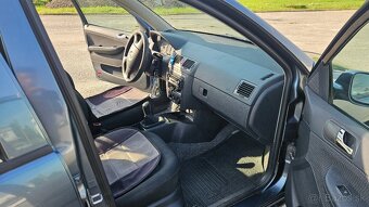 Fabia 1,2 47kw 2006 149600km - 3