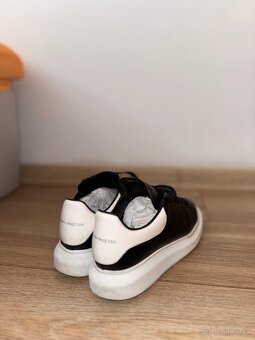 Alexander McQueen 41 - 3