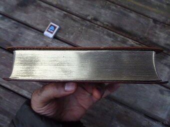 Predám vreckovú BIBLIU viazanú v umelej koži - 3