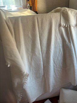 Tri prikrývky, deka a vankúš - 3