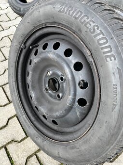Bridgestone Blizzak LM005 a Hankook Winter i  cept RS2 - 3