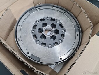 Zotrvačník Alfa Romeo 159 2.4 JTDm - 3