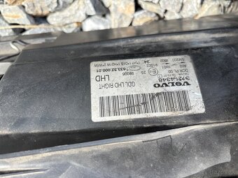 Predne xenony volvo v70/s80/xc70 - 3