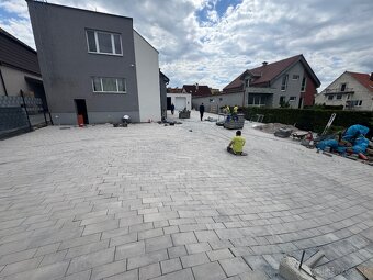 Hľadáme spoľahlivých pracovníkov pomocných aj odborných - 3