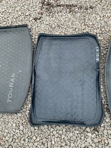 Predám plastové vaničky do kufra do volkswagen, seat, audi - 3