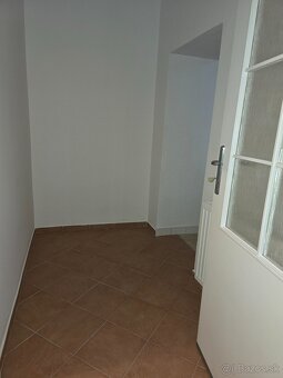 Ponúkam obchodné priestory, možnosť prevádzky - 3