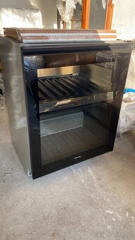 Prémiová vinotéka z nehrdzavejúcej ocele - Miele KWT 4154 UG - 3