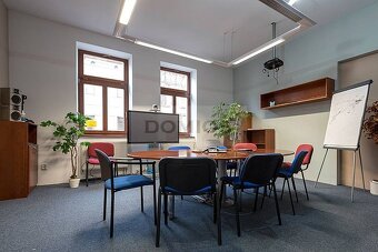 Reprezentačná polyf. budova (900 m2, parking, KE-St. mesto) - 3