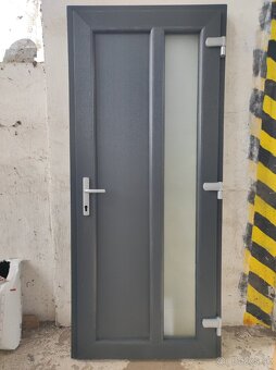Predam plastove vchodove dvere. - 3