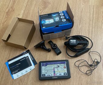 - - - Navigácia GARMIN nuvi - 2595 LMT - - - - 3