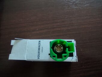 USB Konektor 5Q0 035 726 E VW , ŠKODA - 3