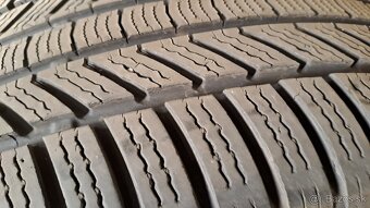Predám 4ks jazdené zimné 235/50r19-99H Continental - 3