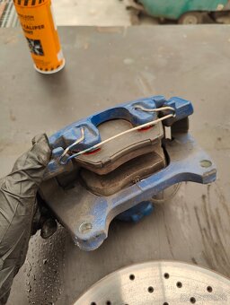 predné brzdy z Audi A4 B6 (312mm) - 3