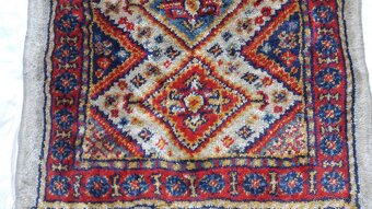 starožitný koberček 30 x 30 cm,  cena 30 - 3