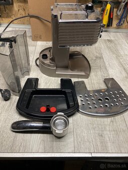 Pakovy kavovar DeLonghi - 3