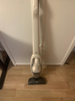 Vysavač Electrolux 300 ES31CB18SH ešte V ZÁRUKE - 3