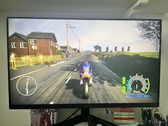 PS4 Slim 1TB + hra - 3