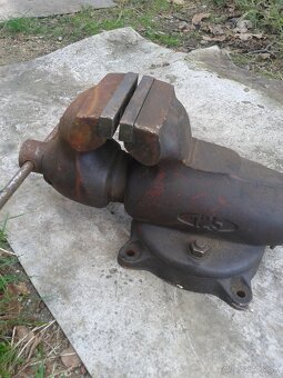 Stolový zverák YORK - 3