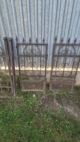 Stará kovová brána - 3