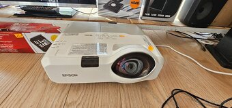Projektor epson - 3