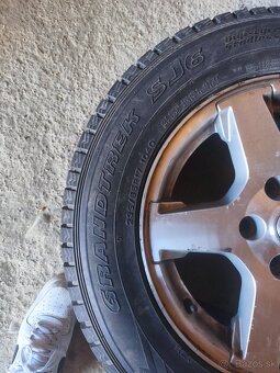 Jeep disky 17R235/65 - 3