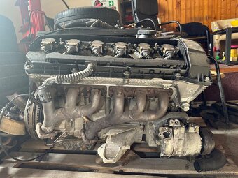Motor bmw e39 528I - 3
