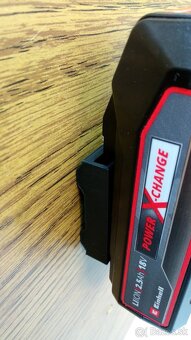 Nástenný držiak na organizáciu batérií Einhell X-Change 18V - 3