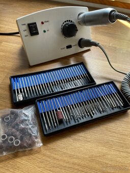 Komplet sada CND Shellac aj s lampou a brúskou - 3