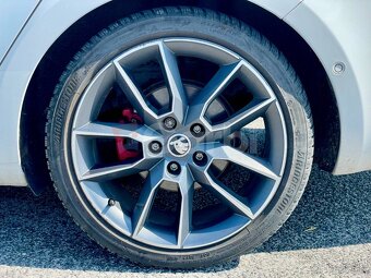 Škoda Octavia Combi 2.0 TDI DPF RS DSG - 3