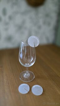 Handmade minimalisticka menovka na svadobny pohar - 3