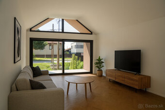 Rodinný dom s moderným vidieckym dizajnom - 3