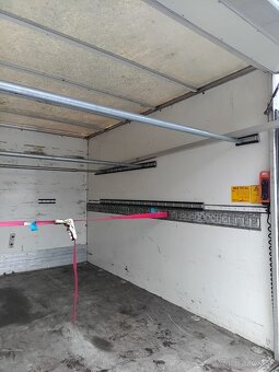 Prívesný vozík s hydraulickou rampou - 3