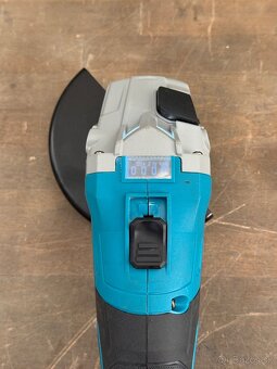 AKU uhlová brúska na Makita baterky - 3