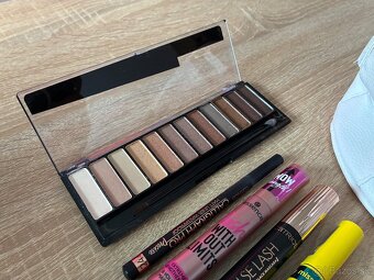 predám balík kozmetiky- používaná, spolu za 9UR - 3