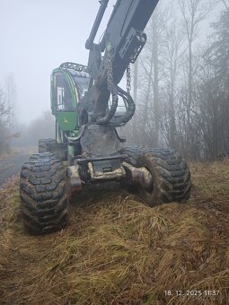 Predám harvestor John Deere 1270E IT4 - 3