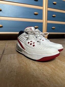 Nike JORDAN MAX AURA 5 - 3