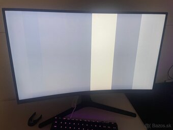 Monitor Samsung C27RG54FQR G-Sync 240hz - 3