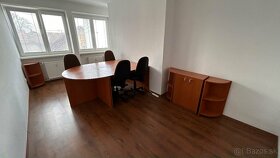 Moderný kancelársky priestor v centre mesta Komárno - 3