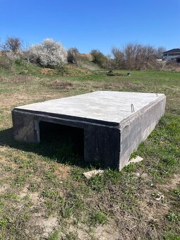 PREDAM BETONOVU PIVNICU S ROVNOU STRECHOU - 3