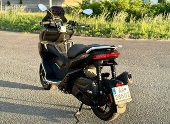 Aprilia SR GT125 - 3