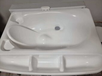 Prebalovaci pult s vaničkou - 3