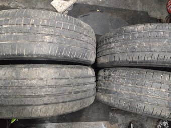 205/40 R18 - 3