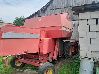 Predam kombajn Massey Fergudon 206 - 3