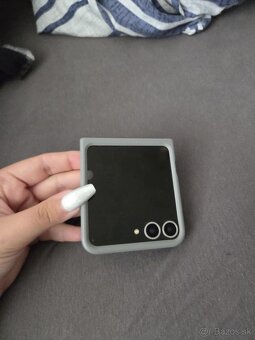 Samsung Z Flip 6 - 3