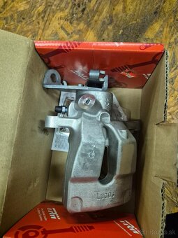 Zadny lavy zadny strmen renault - 3