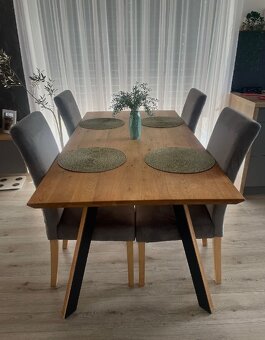 Masívny jedálenský stôl z dubu – ako nový, TOP stav - 3