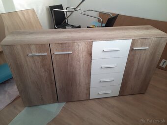 Predám šatníkovú skriňu + komodu. - 3