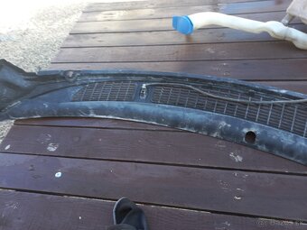 Škoda roomster plast pod čelné okno - 3