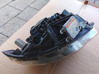 BMW e87 predné BI-xenónové svetlá. - 3